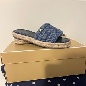 MICHAEL KORS sandals size 6